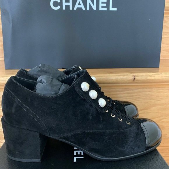 Chanel Interlocking CC Logo Suede Shoes Booties Lace Up With Pearl Buttons - Picture 8 of 8
